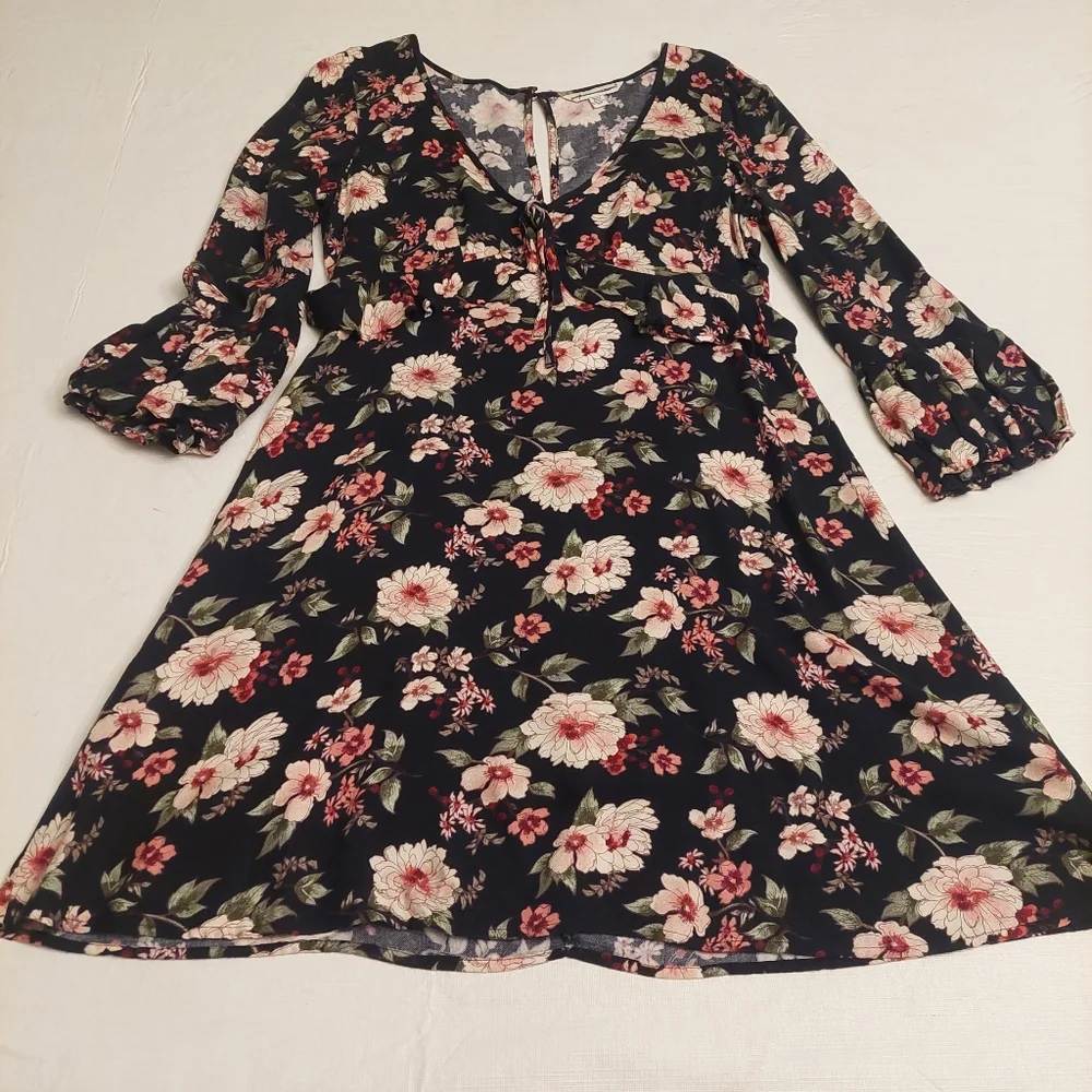 American Eagle Black Floral Print Boho Ruffle V Neck Dress Bell Sleeve Sz XS